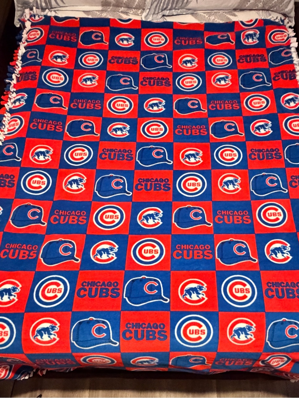 NWOT Chicago Cubs Fleece Blanket - 53"x 85"